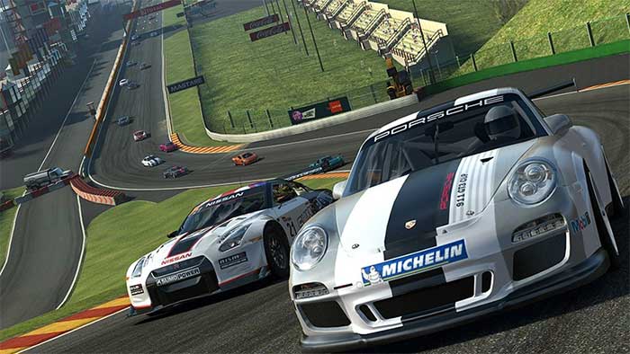 Real Racing 3 (image 1)